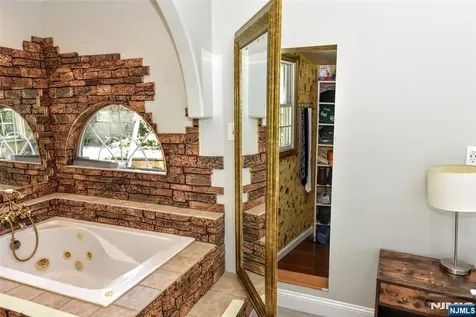 27 Joan Street Wayne NJ 07470