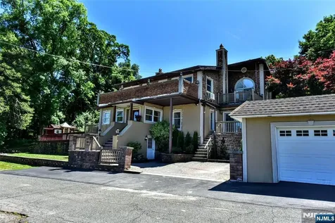 27 Joan Street Wayne NJ 07470