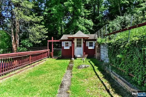 27 Joan Street Wayne NJ 07470