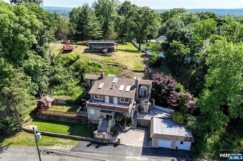 27 Joan Street Wayne NJ 07470