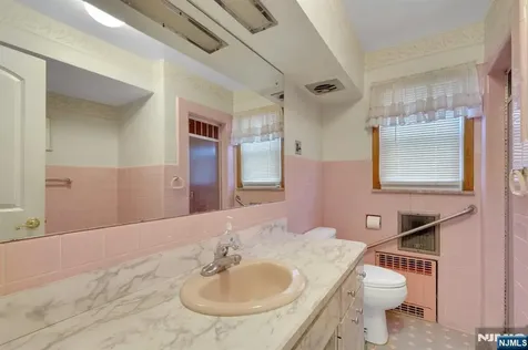 316 Sanford Avenue Lyndhurst NJ 07071