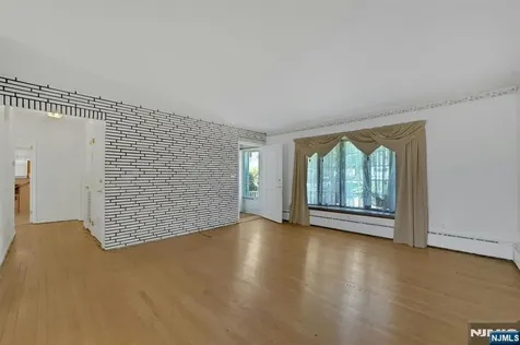 316 Sanford Avenue Lyndhurst NJ 07071