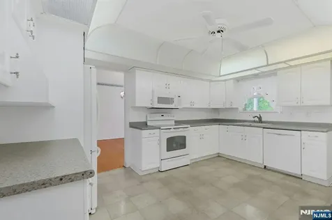 316 Sanford Avenue Lyndhurst NJ 07071