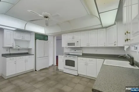 316 Sanford Avenue Lyndhurst NJ 07071