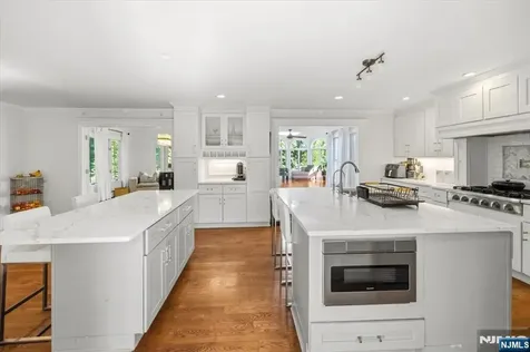 207 Herbert Avenue Closter NJ 07624