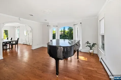 207 Herbert Avenue Closter NJ 07624
