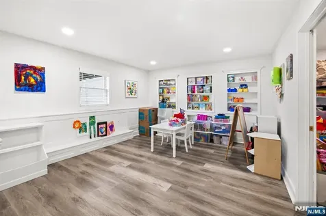 207 Herbert Avenue Closter NJ 07624