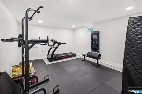 207 Herbert Avenue Closter NJ 07624