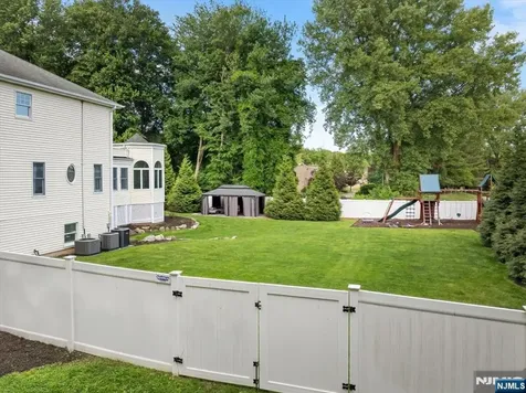 207 Herbert Avenue Closter NJ 07624