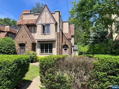 162 Washington Place Ridgewood NJ 07450