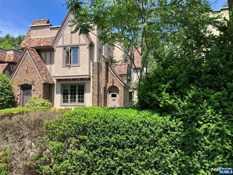 162 Washington Place Ridgewood NJ 07450