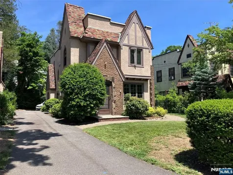 162 Washington Place Ridgewood NJ 07450