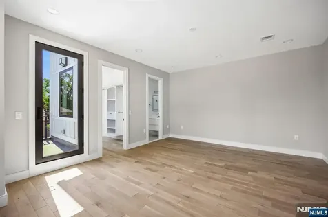 33 Lincoln Avenue River Edge NJ 07661