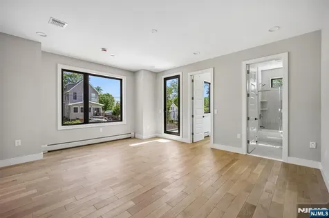 33 Lincoln Avenue River Edge NJ 07661