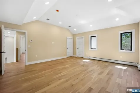 33 Lincoln Avenue River Edge NJ 07661