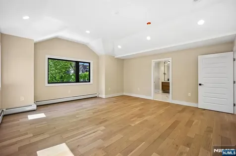 33 Lincoln Avenue River Edge NJ 07661