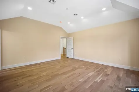 33 Lincoln Avenue River Edge NJ 07661