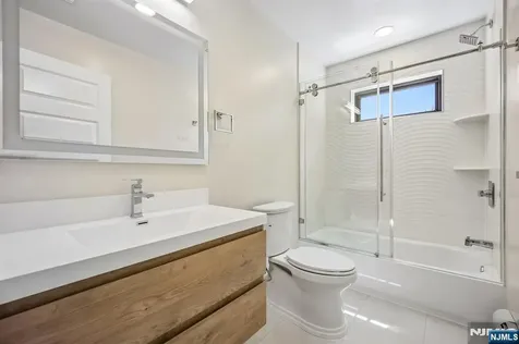 33 Lincoln Avenue River Edge NJ 07661
