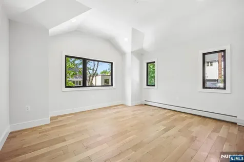 33 Lincoln Avenue River Edge NJ 07661