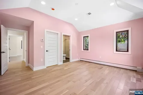 33 Lincoln Avenue River Edge NJ 07661
