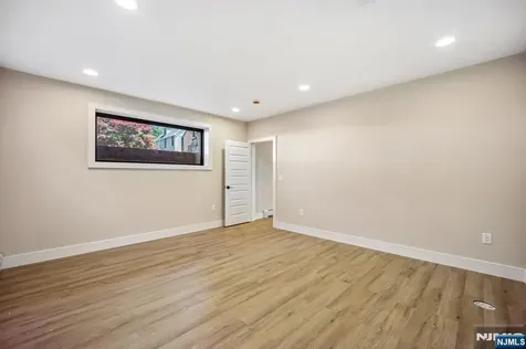 33 Lincoln Avenue River Edge NJ 07661