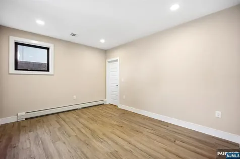 33 Lincoln Avenue River Edge NJ 07661