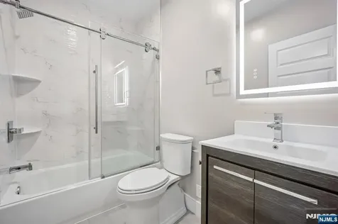 33 Lincoln Avenue River Edge NJ 07661