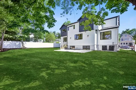 33 Lincoln Avenue River Edge NJ 07661
