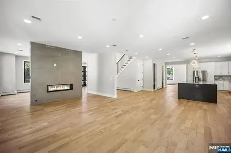 33 Lincoln Avenue River Edge NJ 07661