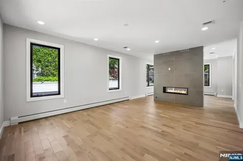 33 Lincoln Avenue River Edge NJ 07661