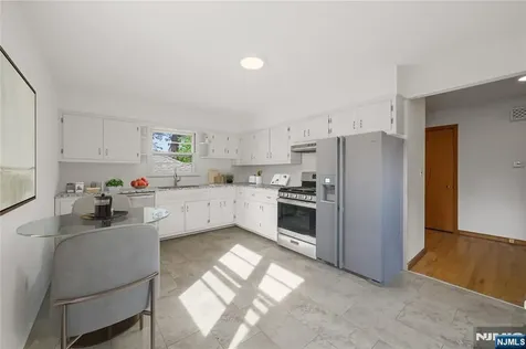 384 Delawanna Avenue Clifton NJ 07014