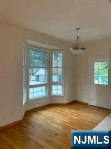 37 Vanderburgh Avenue Rutherford NJ 07070