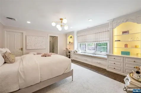 14 Eckert Farm Road Saddle River NJ 07458