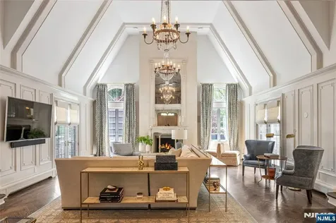14 Eckert Farm Road Saddle River NJ 07458