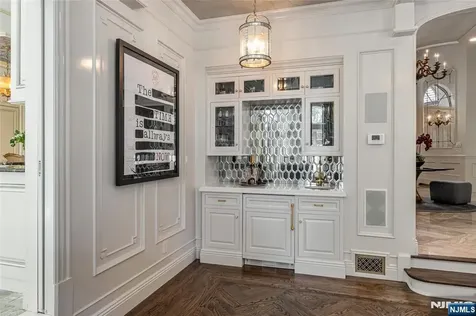 14 Eckert Farm Road Saddle River NJ 07458
