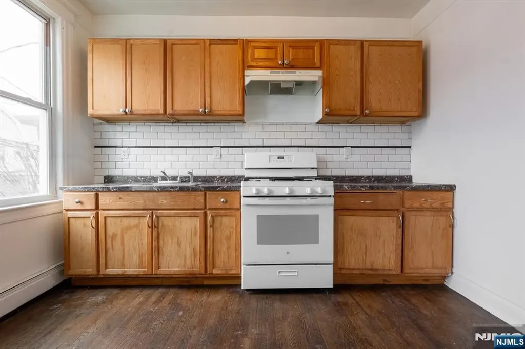 410 Chadwick Avenue Newark NJ 07112