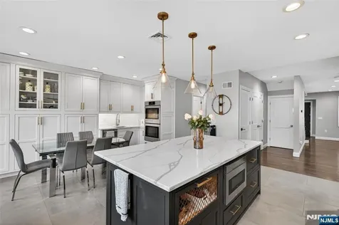 577 Grenville Avenue Teaneck NJ 07666
