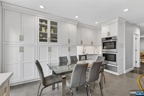 577 Grenville Avenue Teaneck NJ 07666