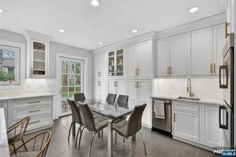 577 Grenville Avenue Teaneck NJ 07666