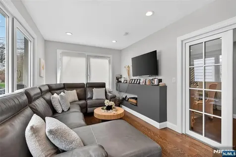 577 Grenville Avenue Teaneck NJ 07666