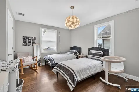 577 Grenville Avenue Teaneck NJ 07666