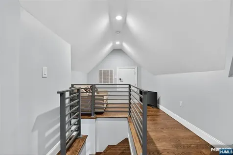577 Grenville Avenue Teaneck NJ 07666
