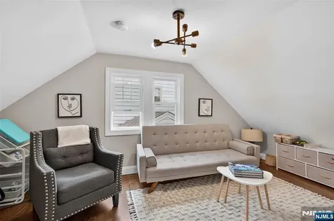 577 Grenville Avenue Teaneck NJ 07666