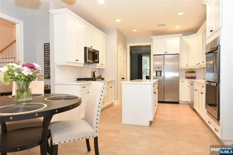 804 Fieldstone Terrace Wyckoff NJ 07481