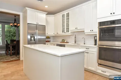 804 Fieldstone Terrace Wyckoff NJ 07481