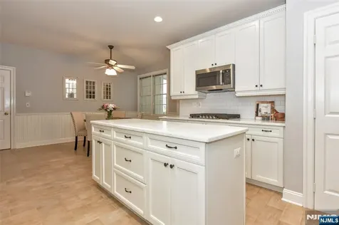 804 Fieldstone Terrace Wyckoff NJ 07481