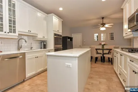 804 Fieldstone Terrace Wyckoff NJ 07481