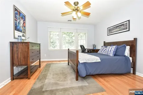 804 Fieldstone Terrace Wyckoff NJ 07481