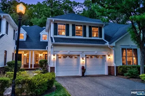 804 Fieldstone Terrace Wyckoff NJ 07481