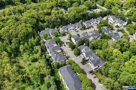 804 Fieldstone Terrace Wyckoff NJ 07481